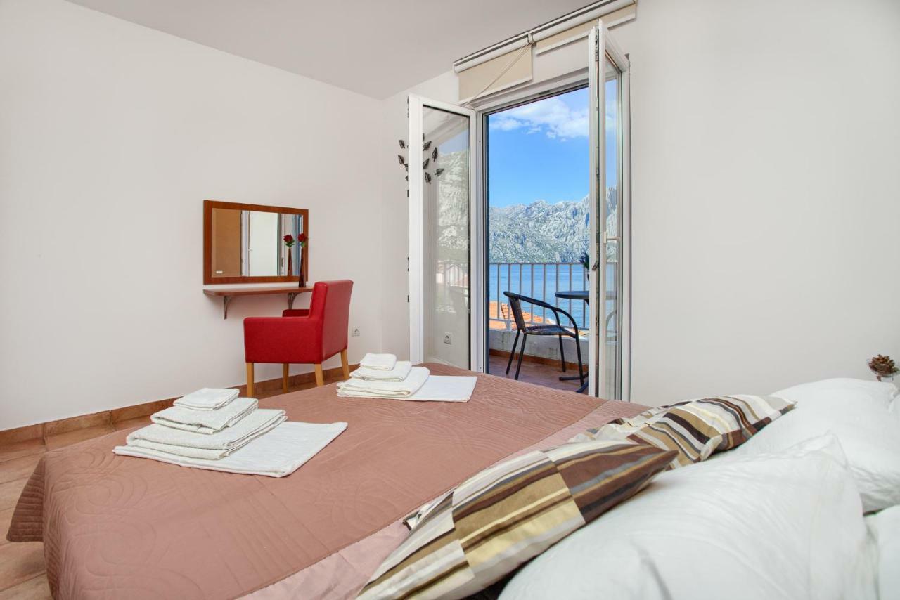 Apartments Ivanovic Kotor Luaran gambar